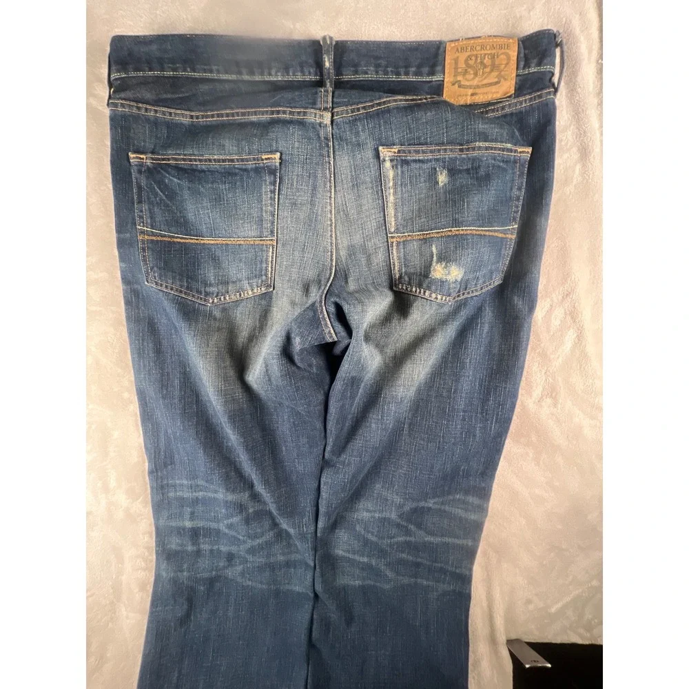 Abercrombie & Fitch Kilburn Low Rise Boot Jeans Mens 36x34 Distressed Blue Denim
